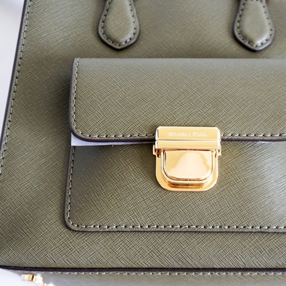 Michael Kors Bags Michael Kors Bridgette Sm Messenger Leather Bag